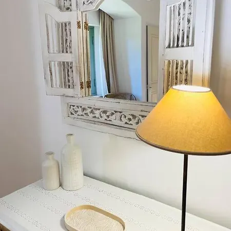 Апартаменты Vllla Proche Plage, Piscine, Vue Гримо