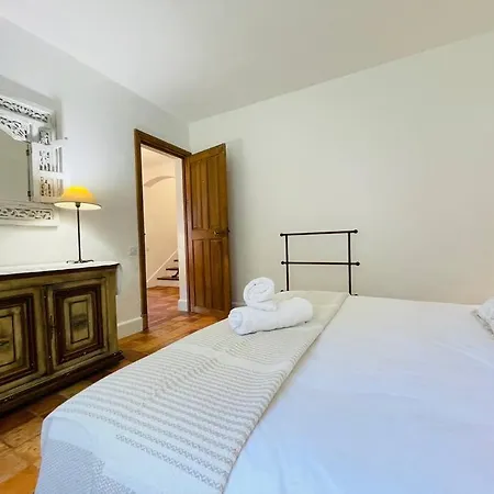 Апартаменты Vllla Proche Plage, Piscine, Vue Гримо