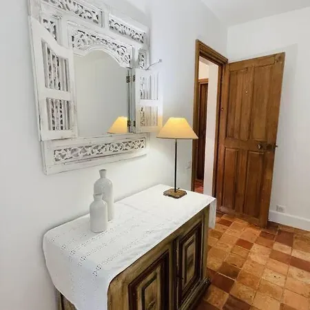 Апартаменты Vllla Proche Plage, Piscine, Vue Гримо