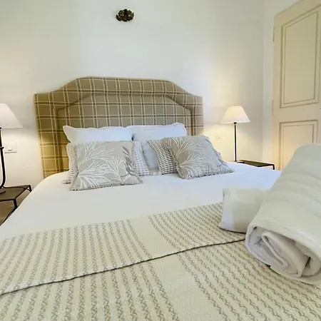 Vllla Proche Plage, Piscine, Vue Апартаменты *